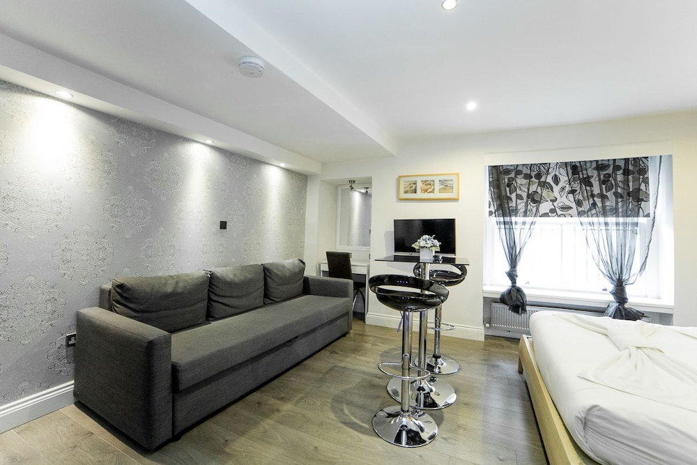 Imperial Court Suites 47/59