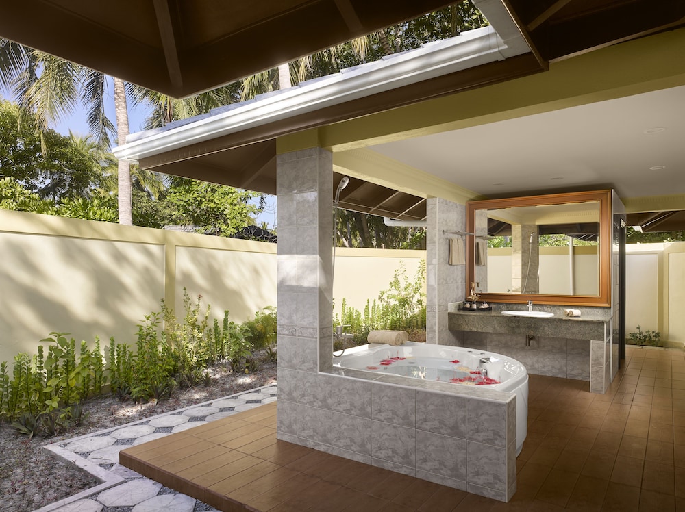 Royal Island Resort and Spa 51/78