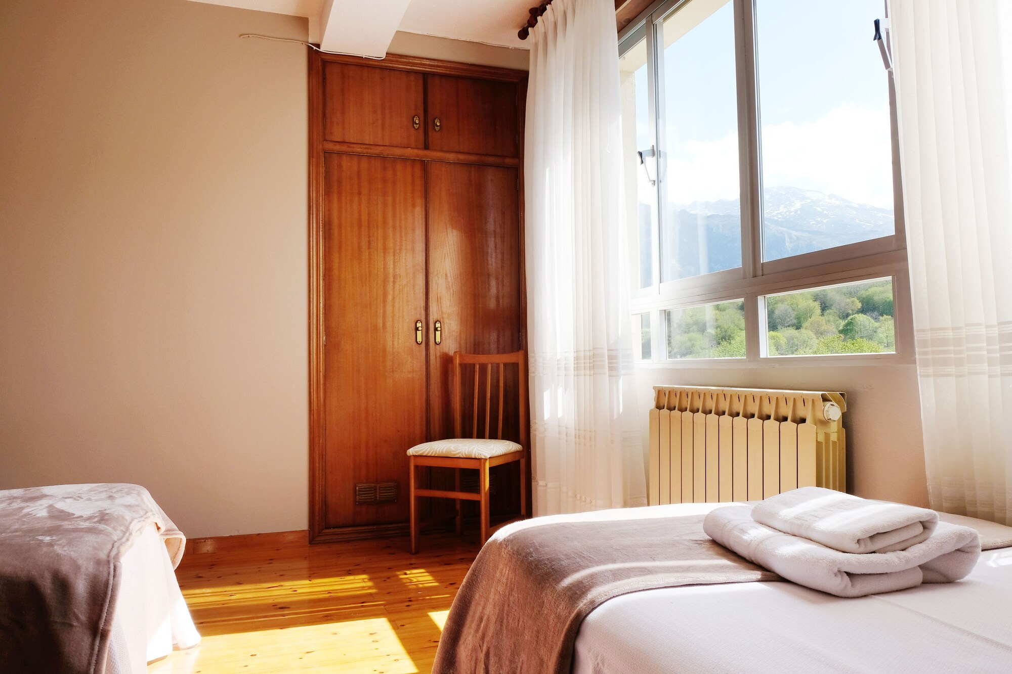 Room, Twin Beds