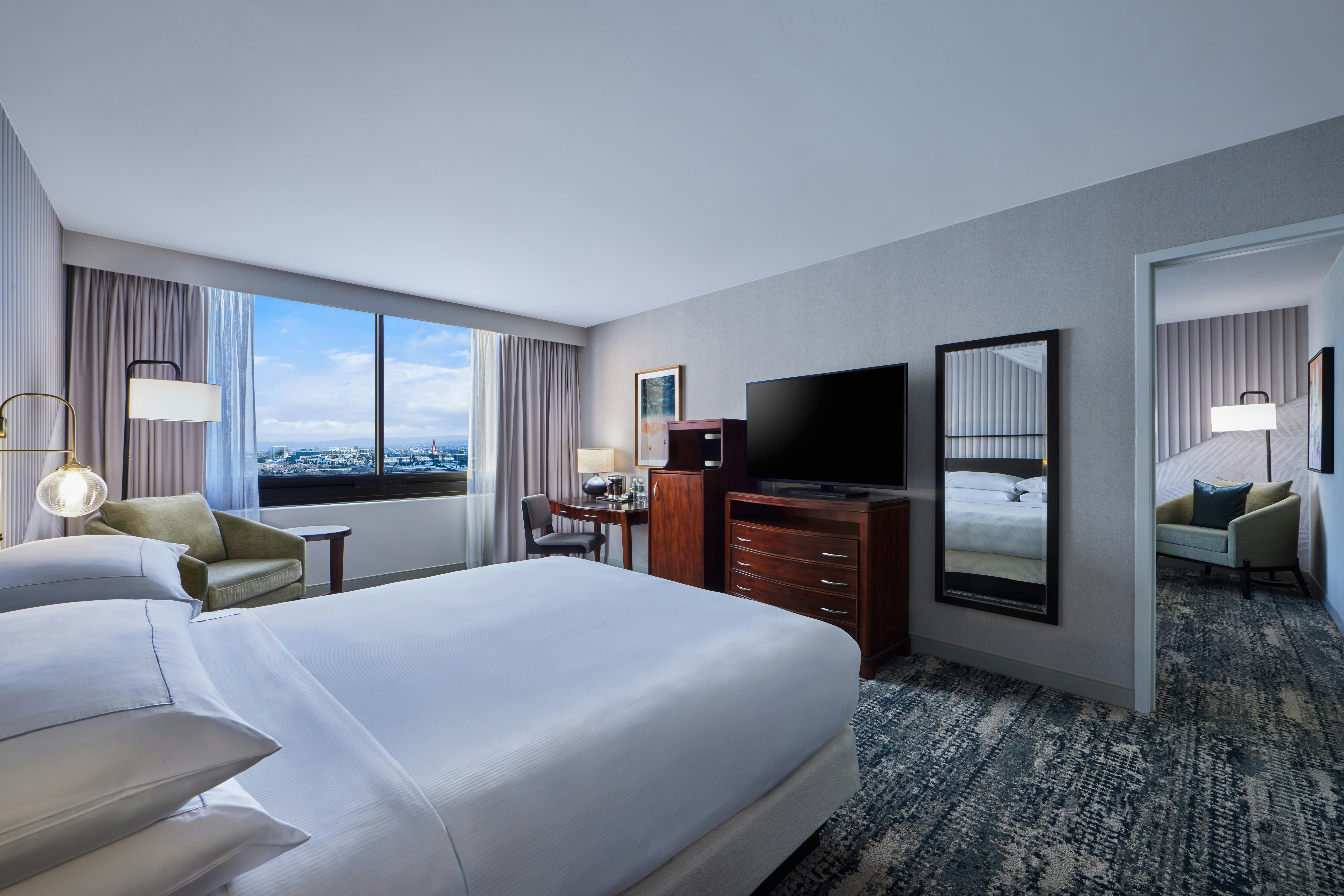 Junior Suite, Parlor
