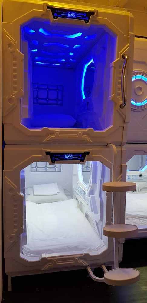 Galaxy Pods at Chinatown 8/34