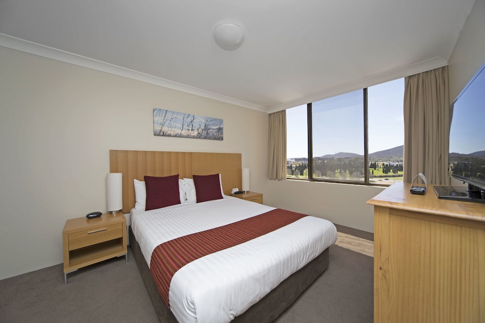 2 BEDROOMS, CITY SIDE