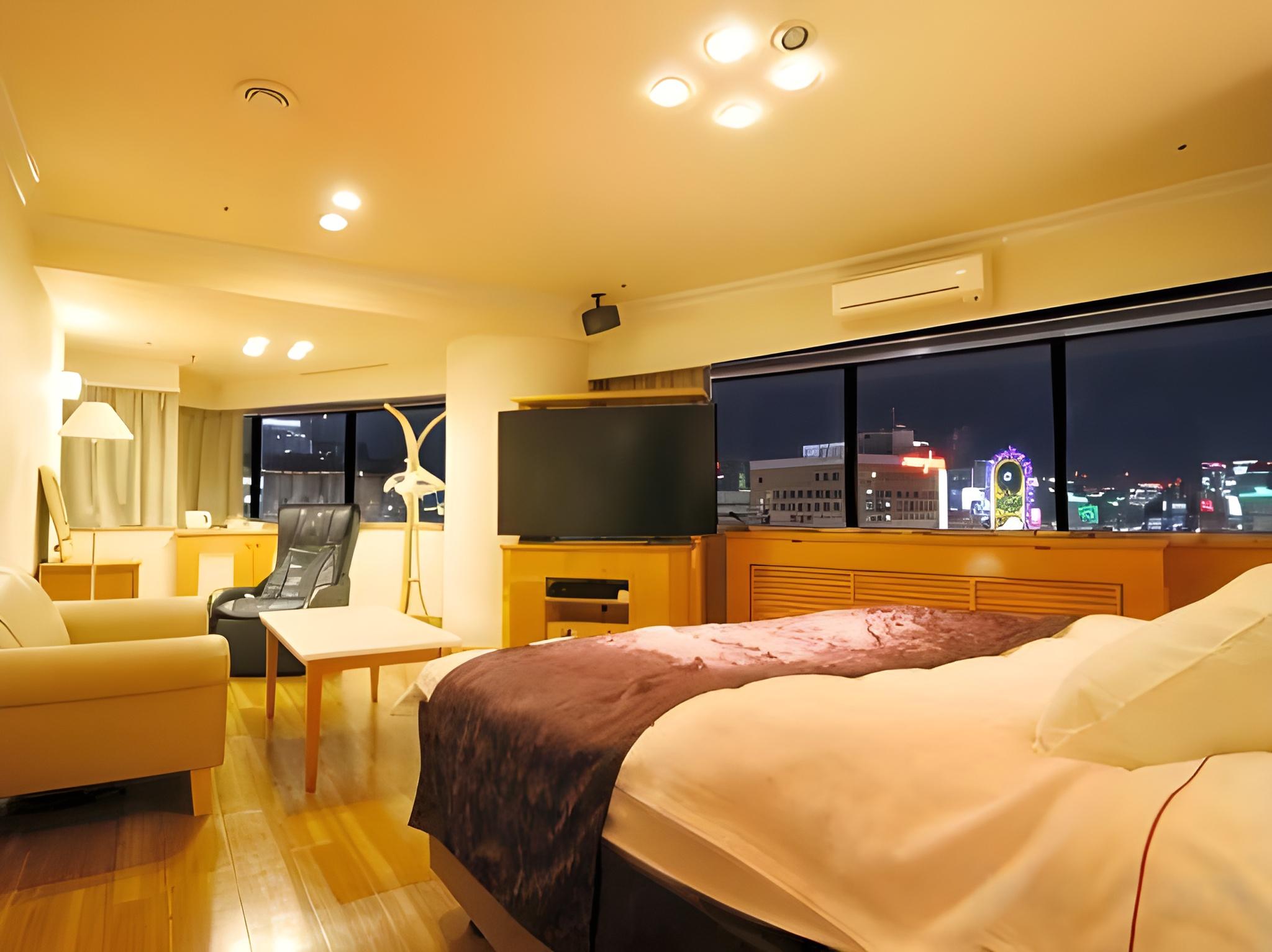Deluxe, Double Bed, Smoking