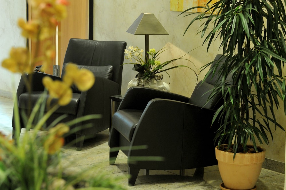 Stadt Munchen Hotel 30/33