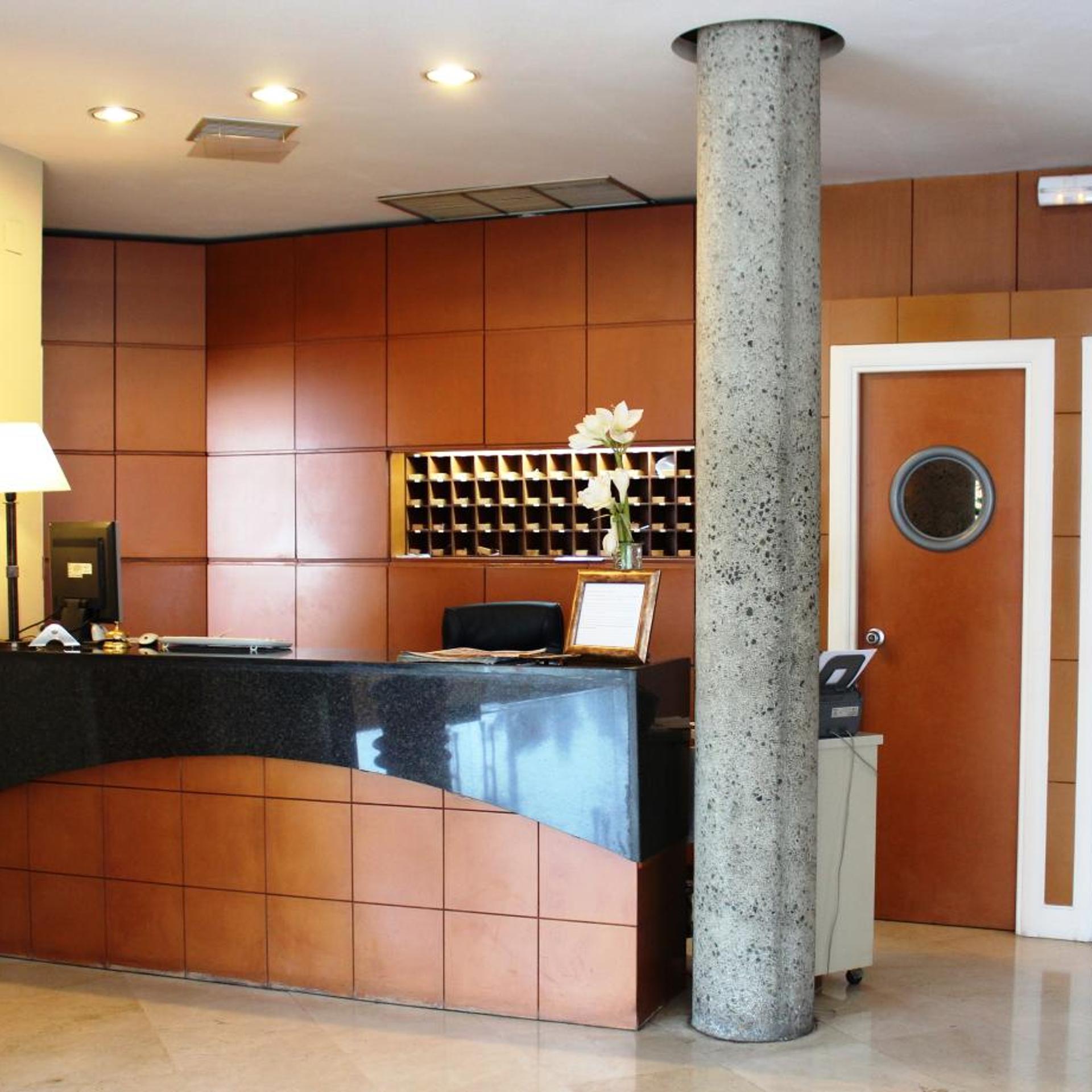 Hotel Azar 10/59
