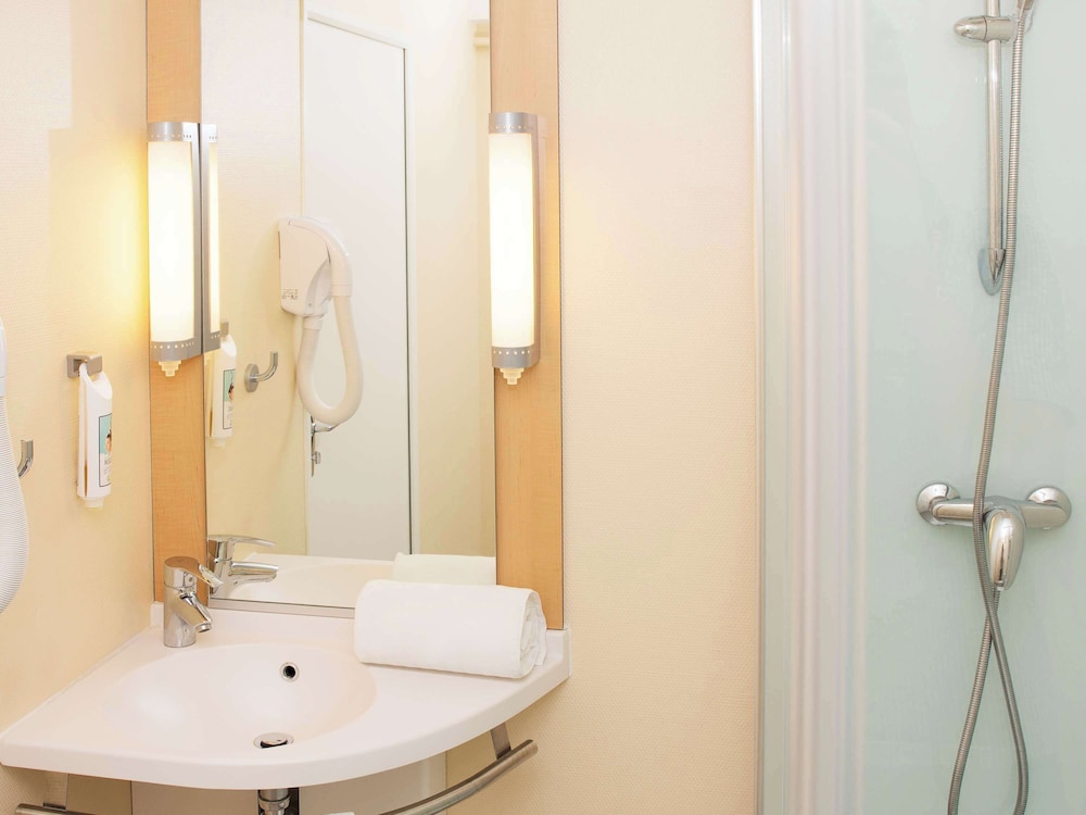 Ibis Rennes Beaulieu 68/68