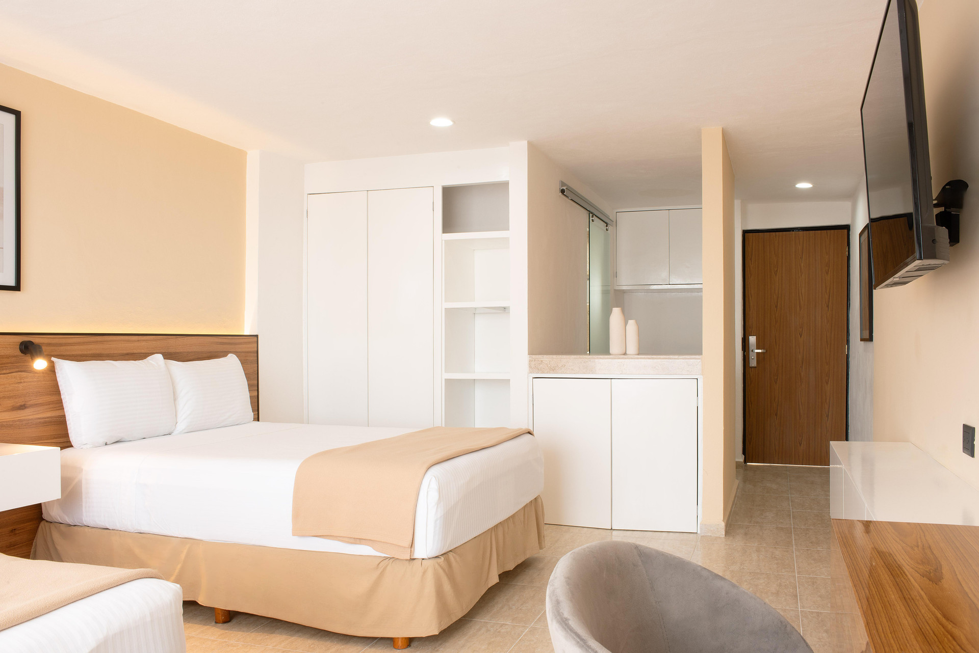 Superior, Double Bed, Street View