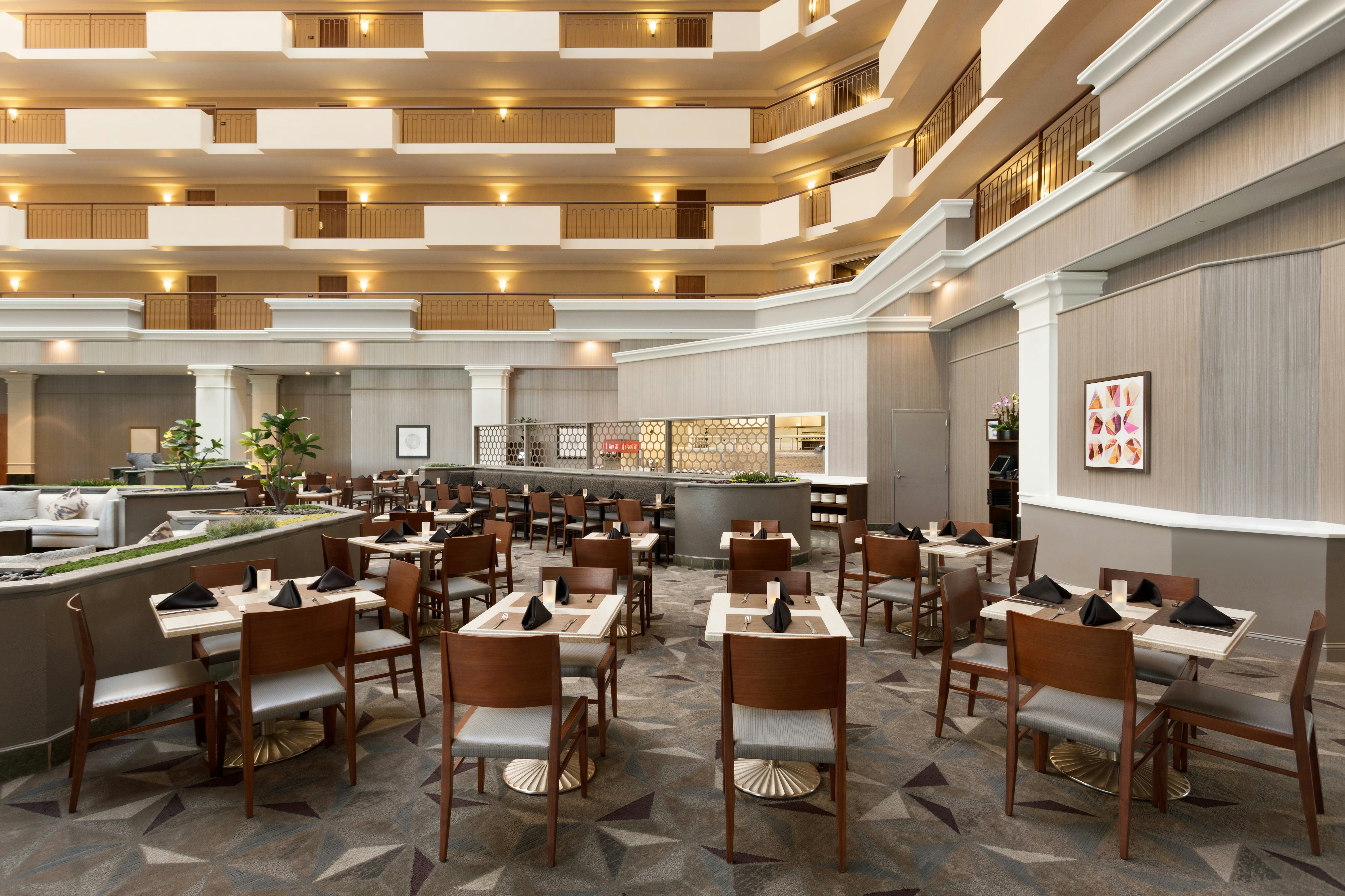 Hilton Chicago/Oak Brook Suites 25/56
