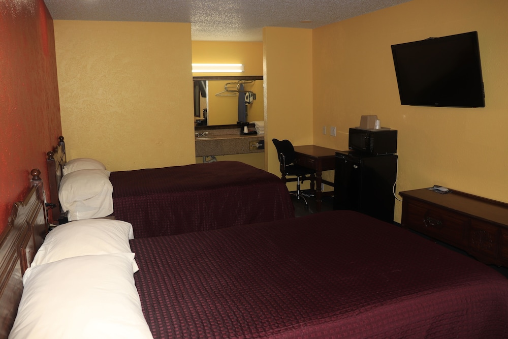 Chaparral Motel 25/57