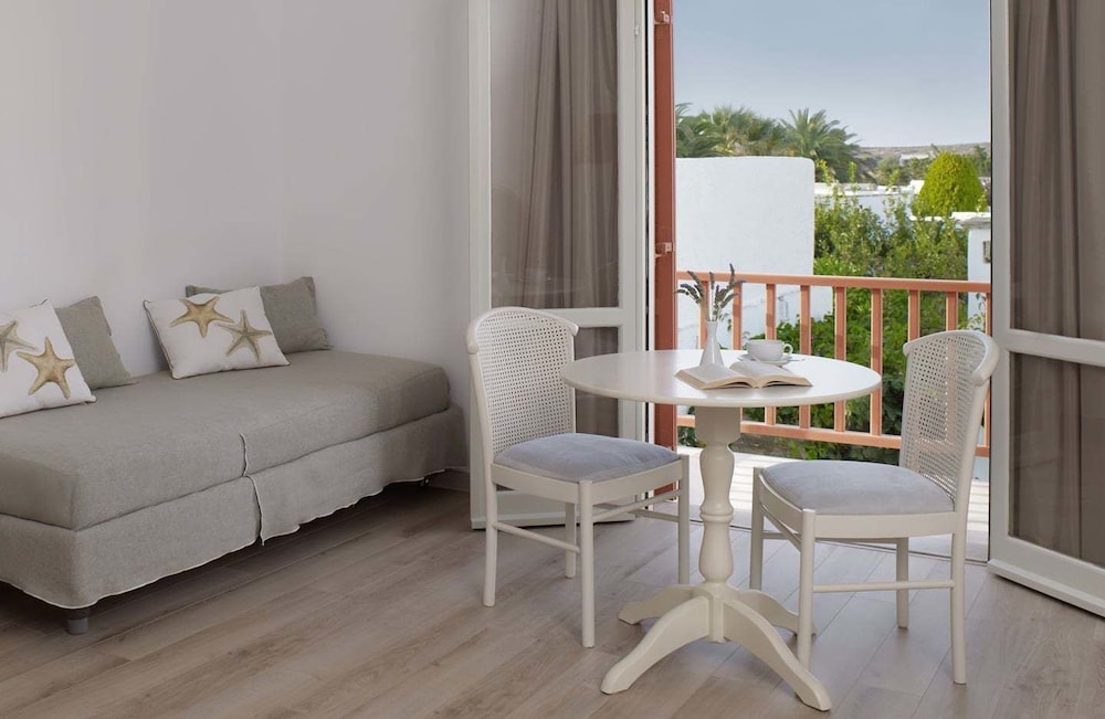 Yria Boutique Hotel & Spa 56/74