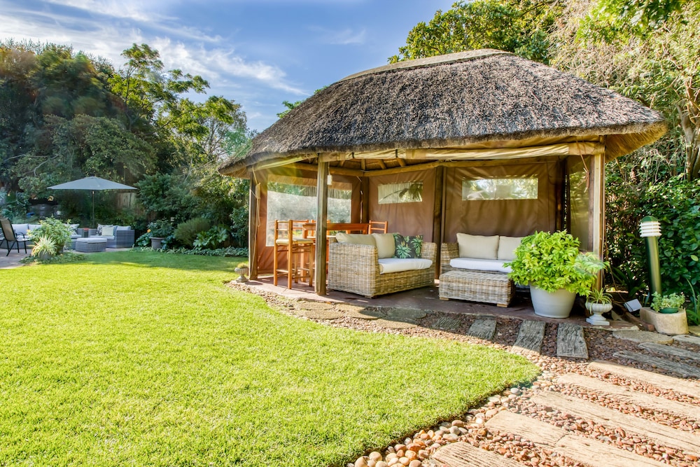 Highlands Lodge Guest House 23/27