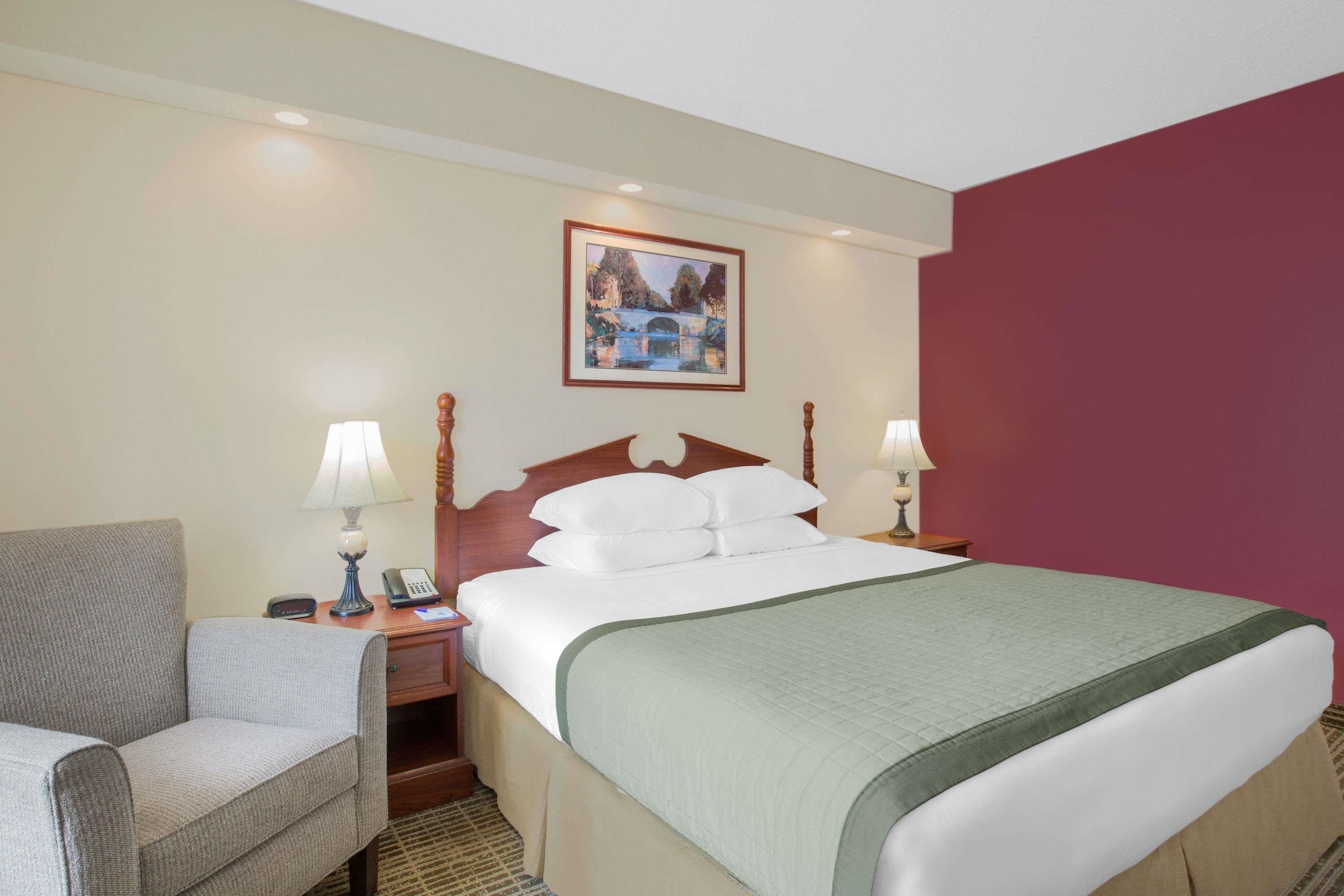 غرفة قياسية بسرير كينج، Baymont by Wyndham Tuscaloosa 3/10