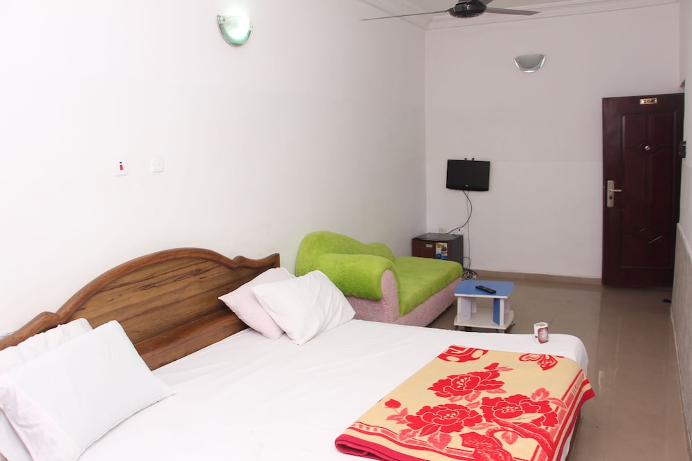 EXECUTIVE, QUEEN BED