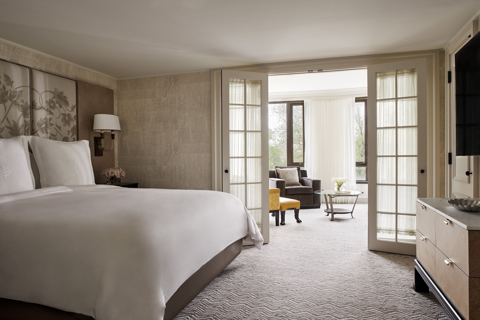 SENATOR, SUITE