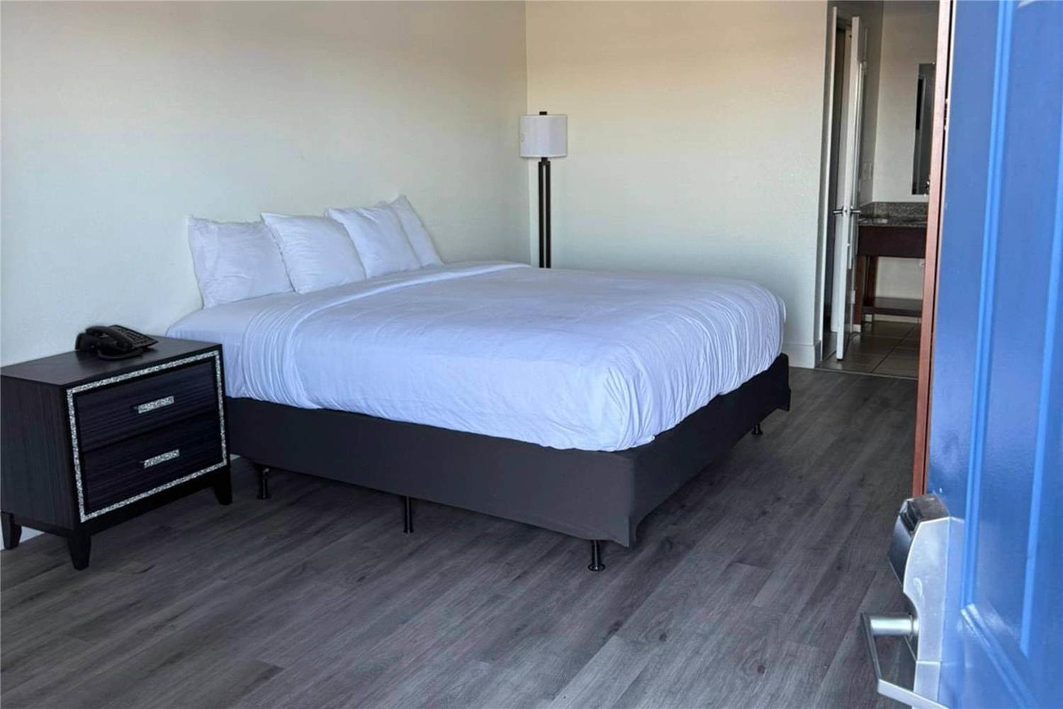 جناح بسرير كينج، Rancho Cordova Inn 4/6