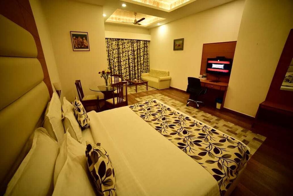 GRAND CONTINENTAL HOTEL 17/51