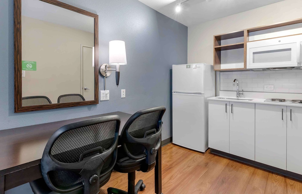 Extended Stay America Suites San Francisco San Mateo SFO 47/55