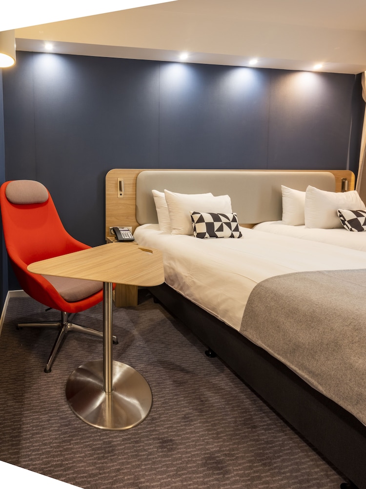 غرفة قياسية بسرير كوين بإطلالة على الجبل، Holiday Inn Express Nice - Grand Arenas 7/10
