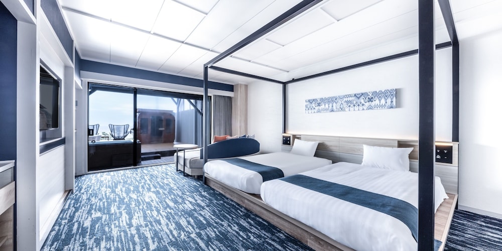 Deluxe, Twin Beds, Ocean View, Sofa, Sauna