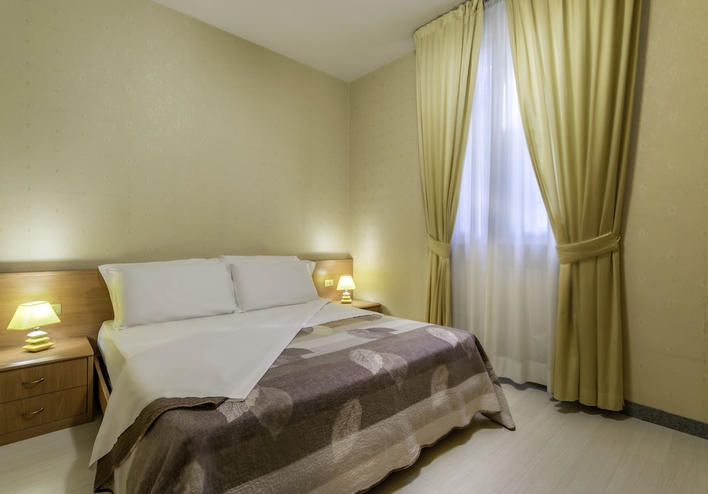 Hotel Donatello 11/53