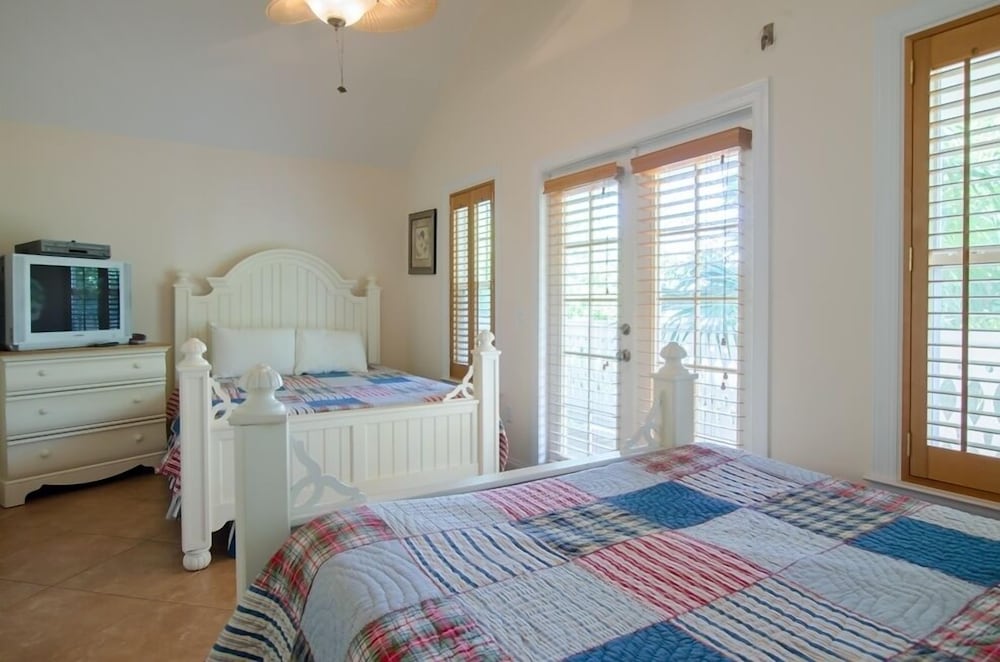 Villa, 2 King Beds, 2 Queen Beds