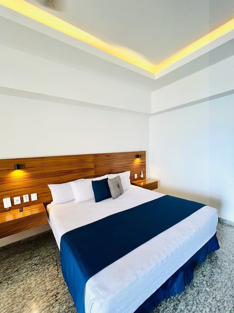 Los Picos Hotel & Suites Bucerias 14/50