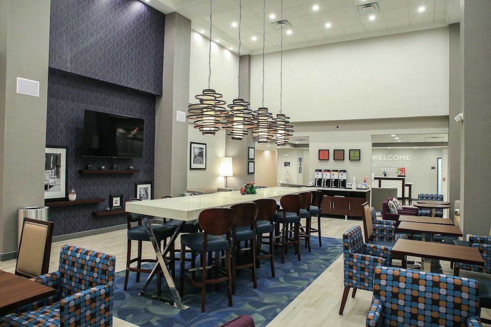 Hampton Inn And Suites Mount Laurel Moorestown 27/28