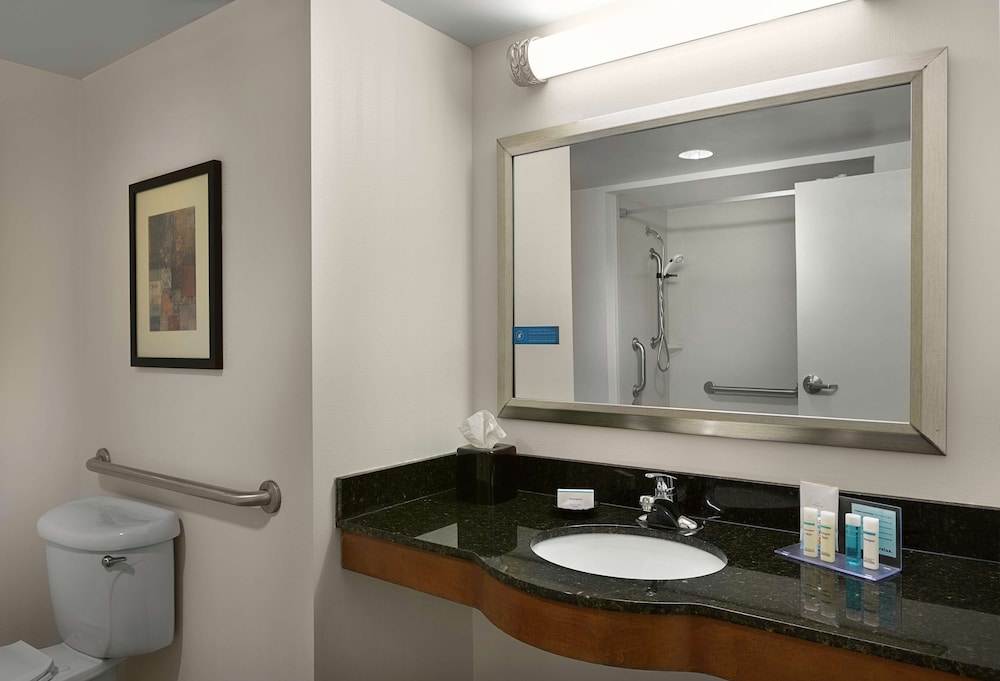 Hampton Inn Charlotte Belmont 20/47