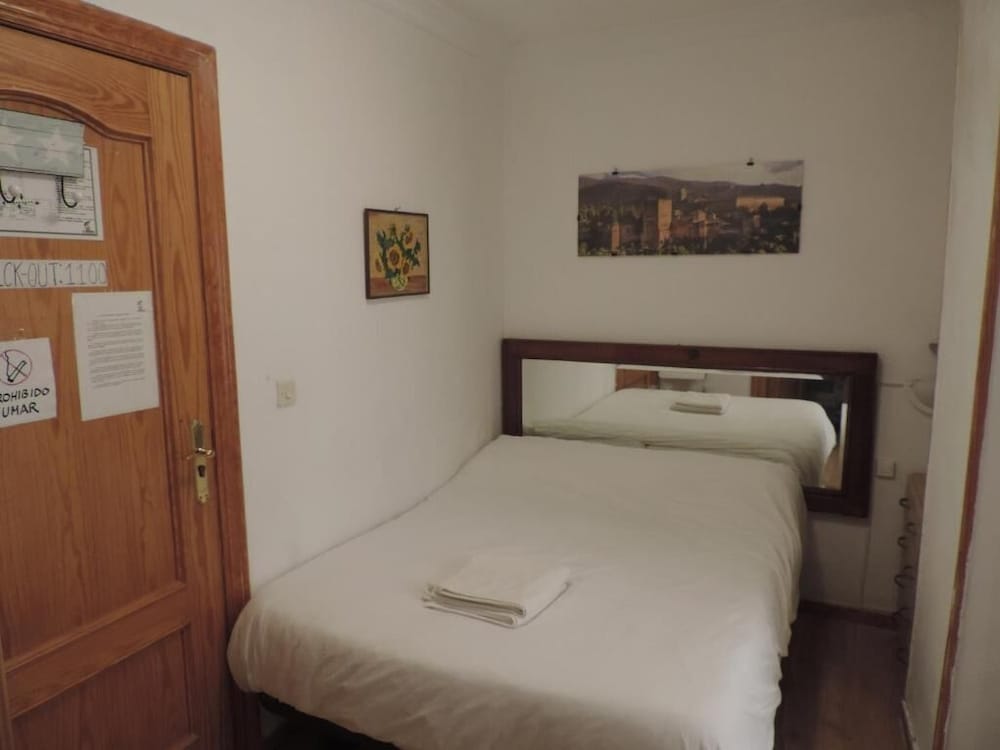 Hostal El Cascabel 11/75