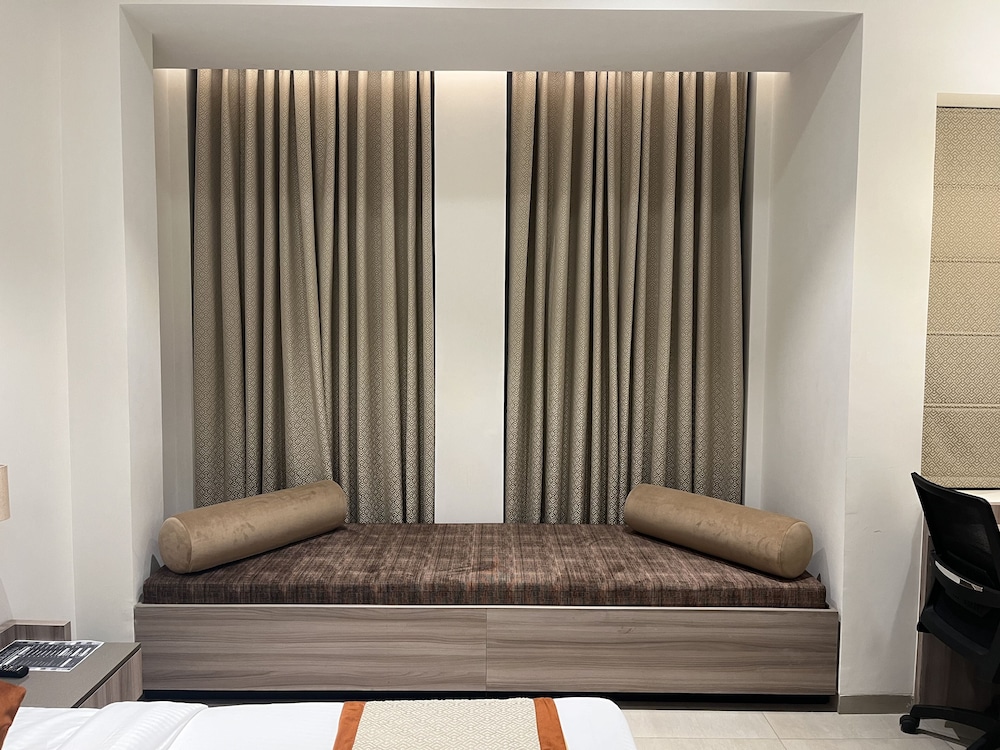 Hotel The Royal Vista 42/50