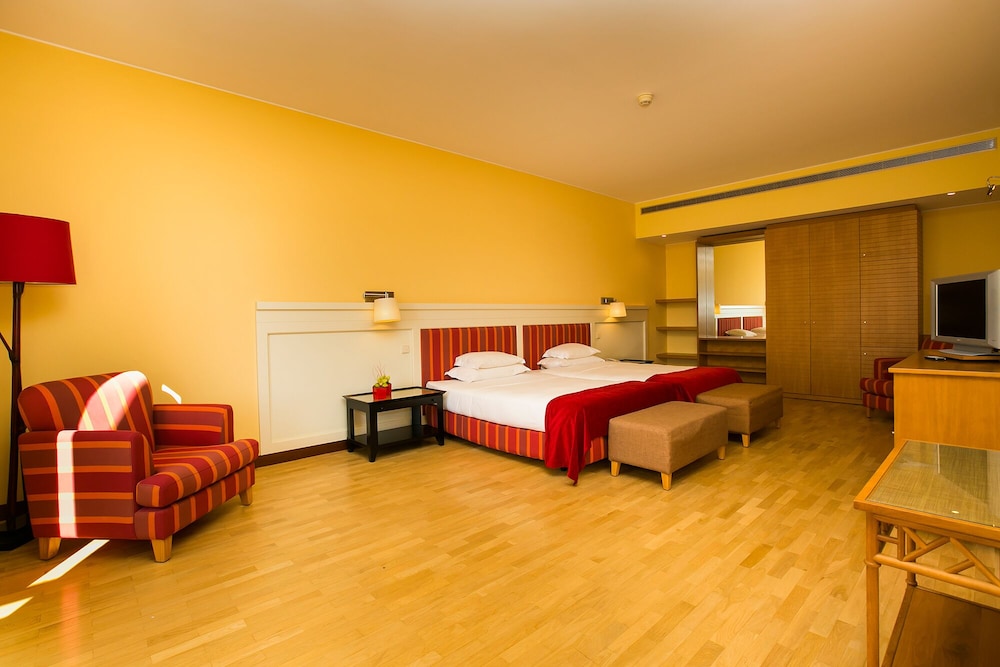 Mezzanine, Deluxe, Suite, Twin Beds