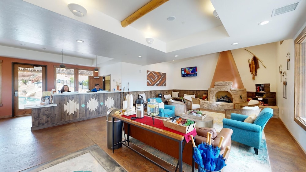 Bluff Dwellings Resort 14/67