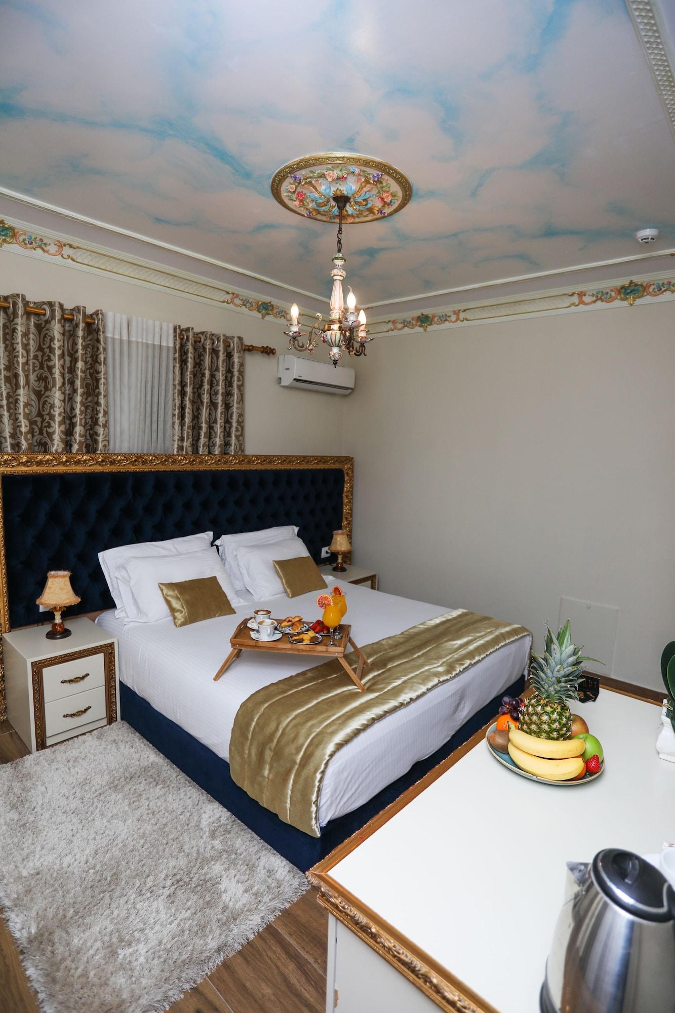 Empire Hotel 22/50