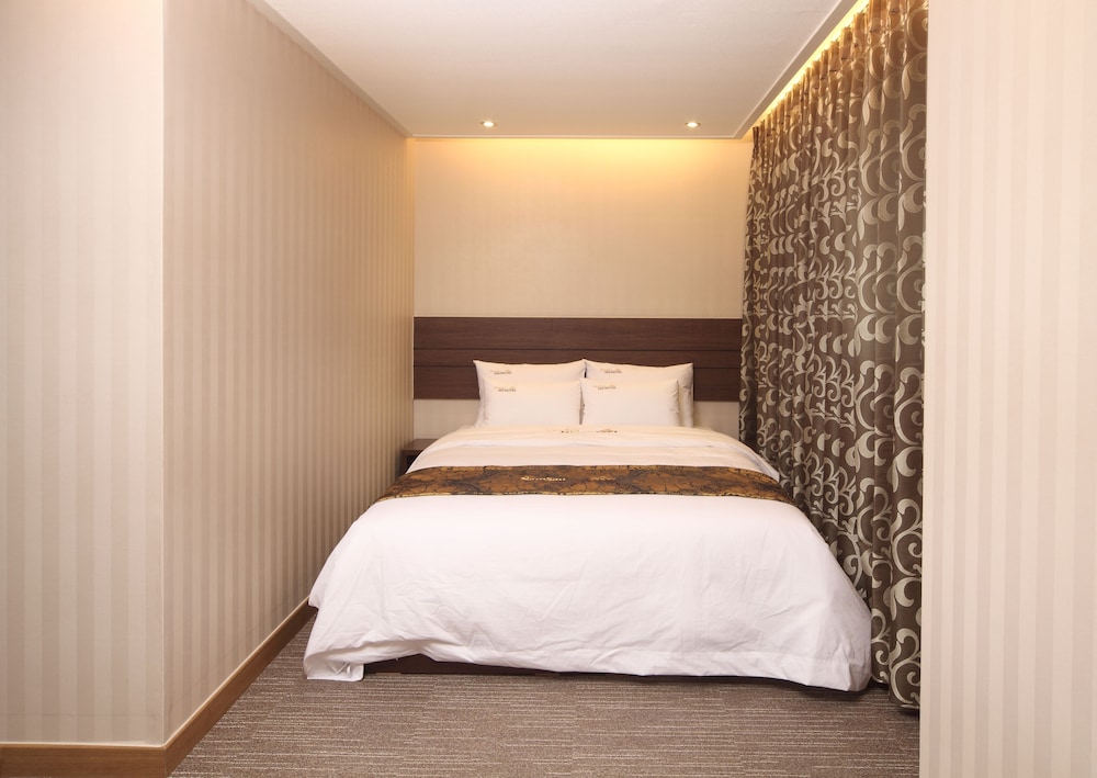 Namsan Hill Hotel 16/62