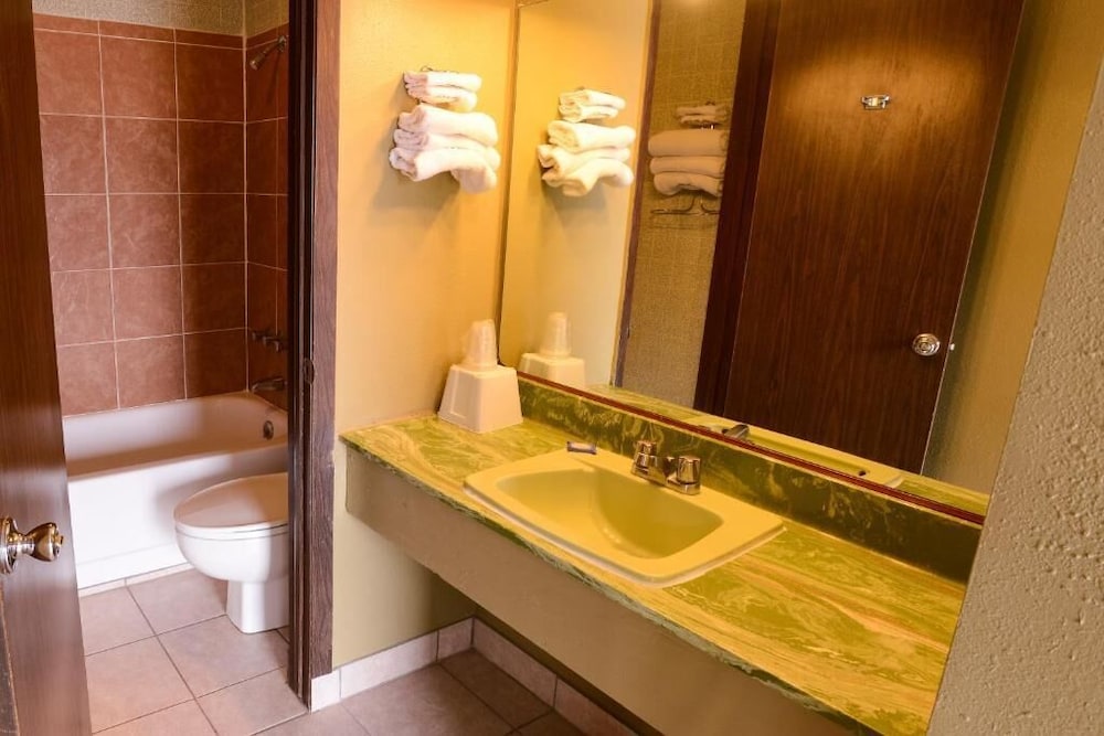 Burlington Inn 21/27