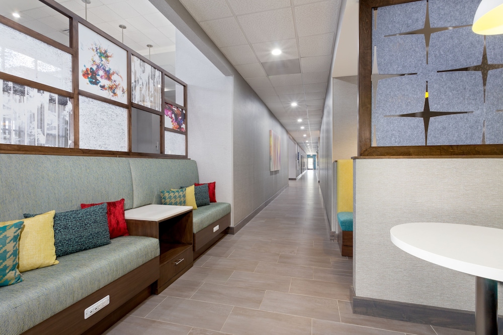 Hampton Inn And Suites Orlando International Drive North Fl 26/52
