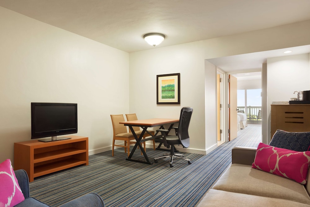 Embassy Suites By Hilton Dorado Del Mar Beach Resort 56/81