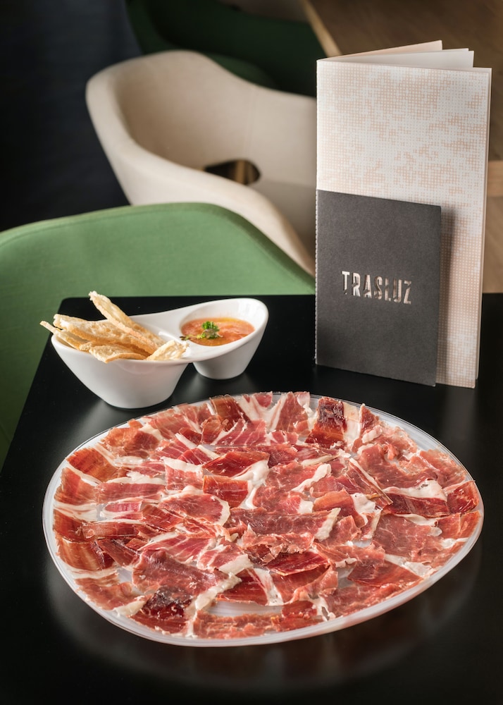 Melia Madrid Barajas 37/75