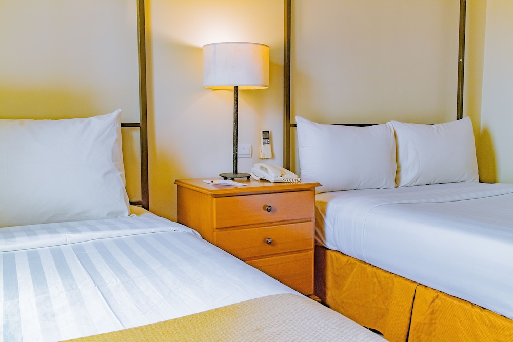 Crown Regency Prince Resort 17/35