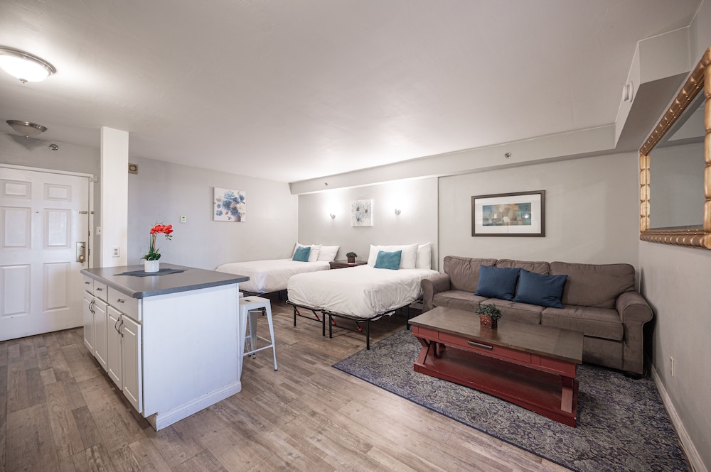 1Bd1Ba w BonusRM Stay Together Suites 48/62