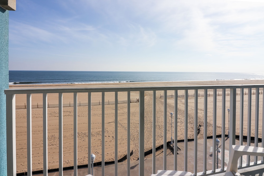 Ocean 1 Hotel and Suites photo3