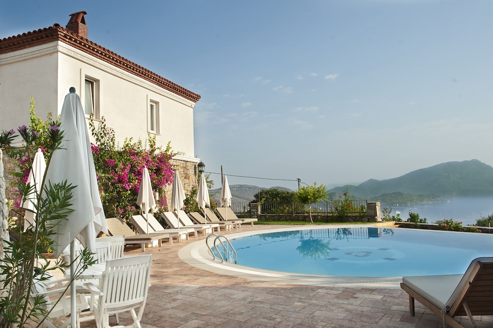Swan Lake Boutique Hotel - Adults Only 64/67