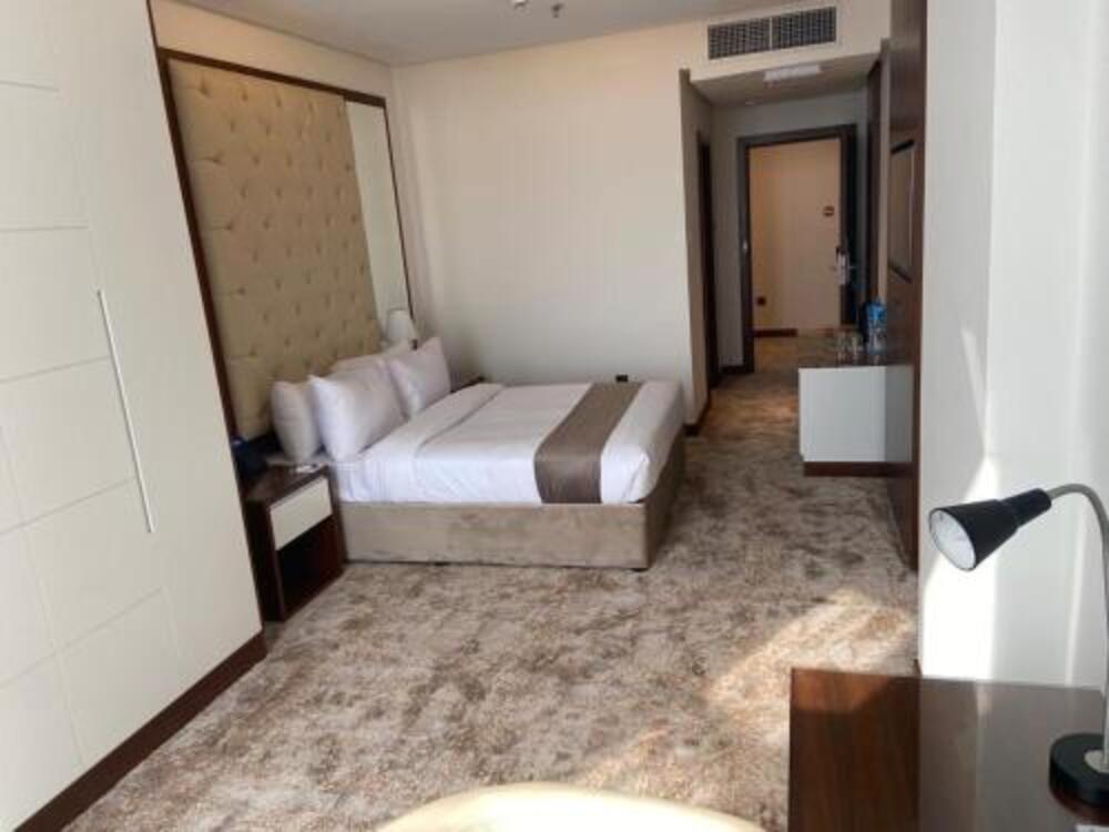 Dolphin Continental Hotel 6/16