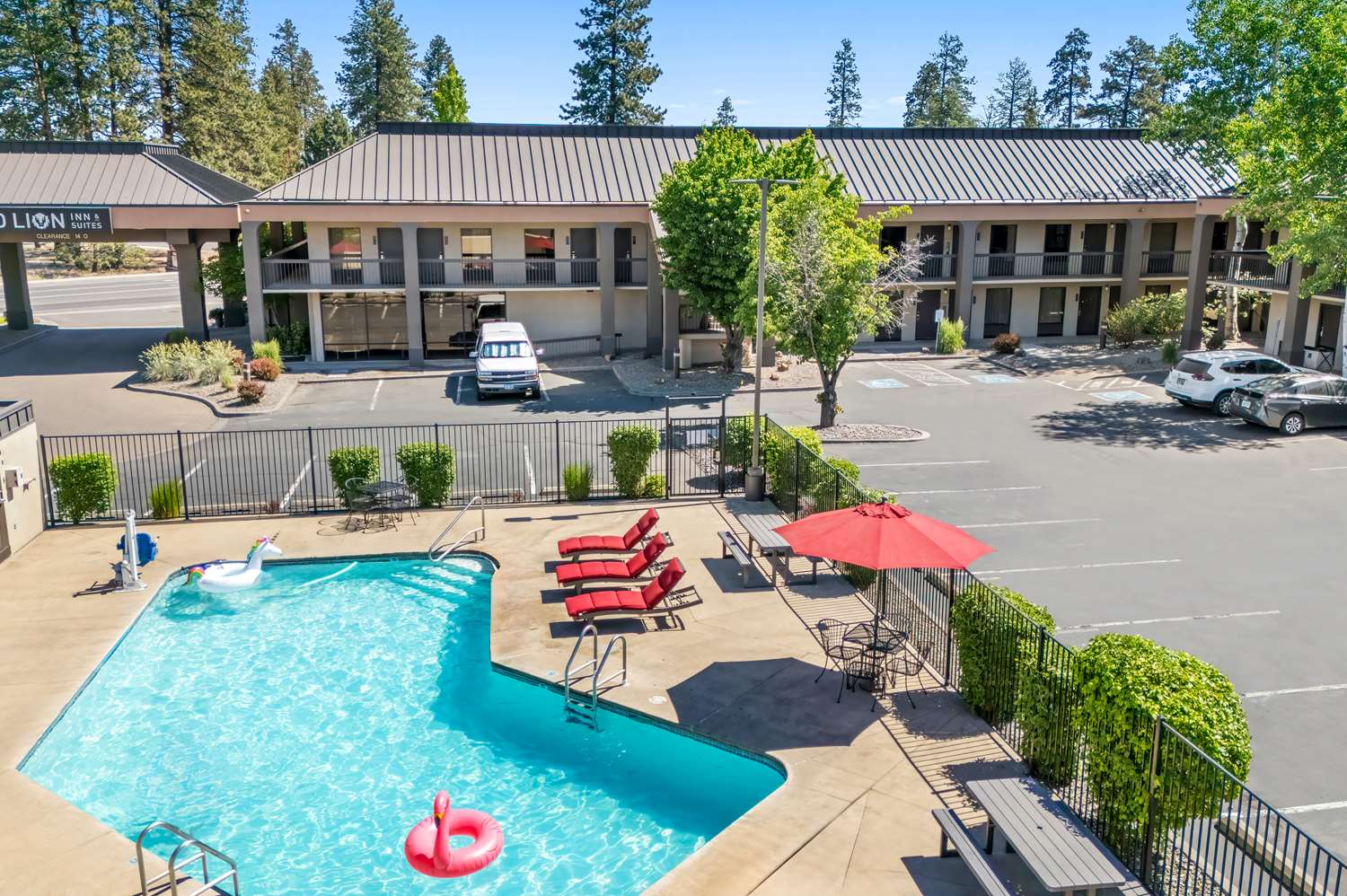 Red Lion Inn & Suites Deschutes River Bend 12/30