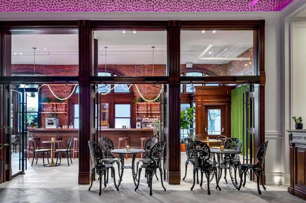 restaurant cafeteria