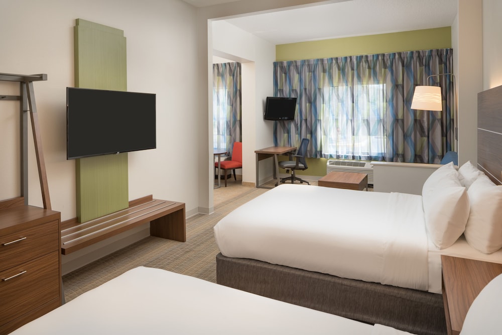 Holiday Inn Express And Suites Orlando International Airport 19/62