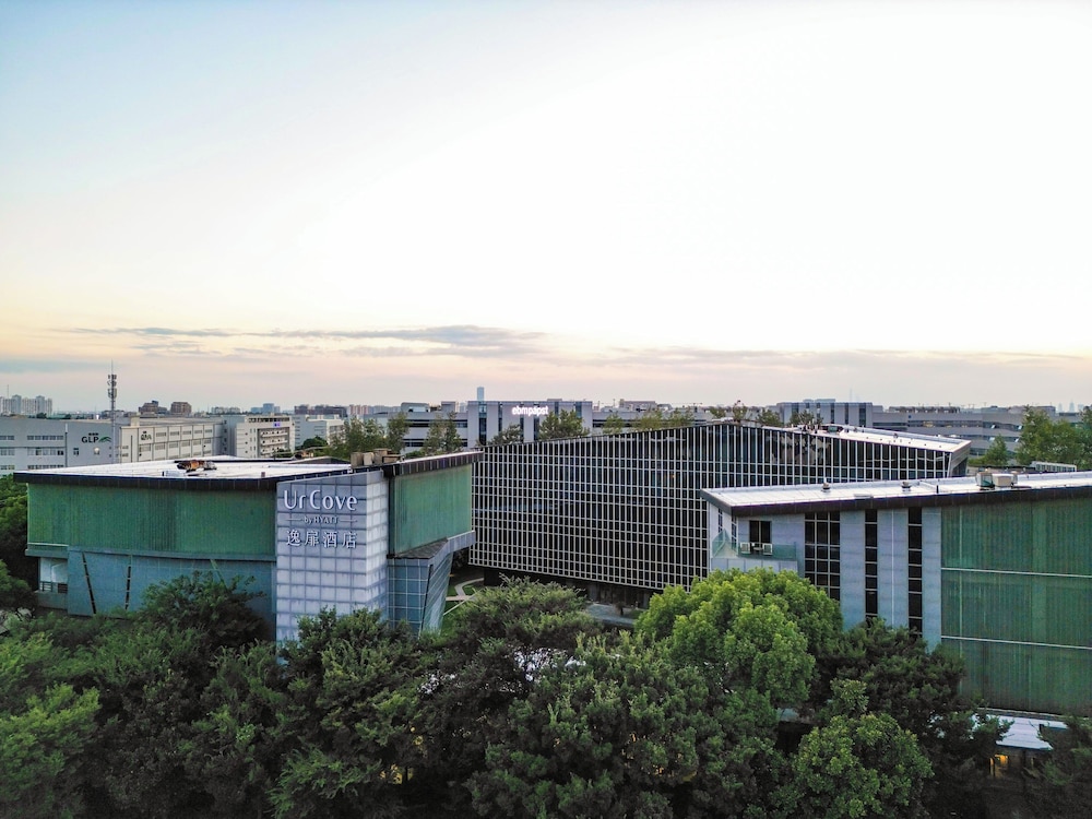 Shanghai International Tourist Resort Fuyi Hotel in SHANGHAI