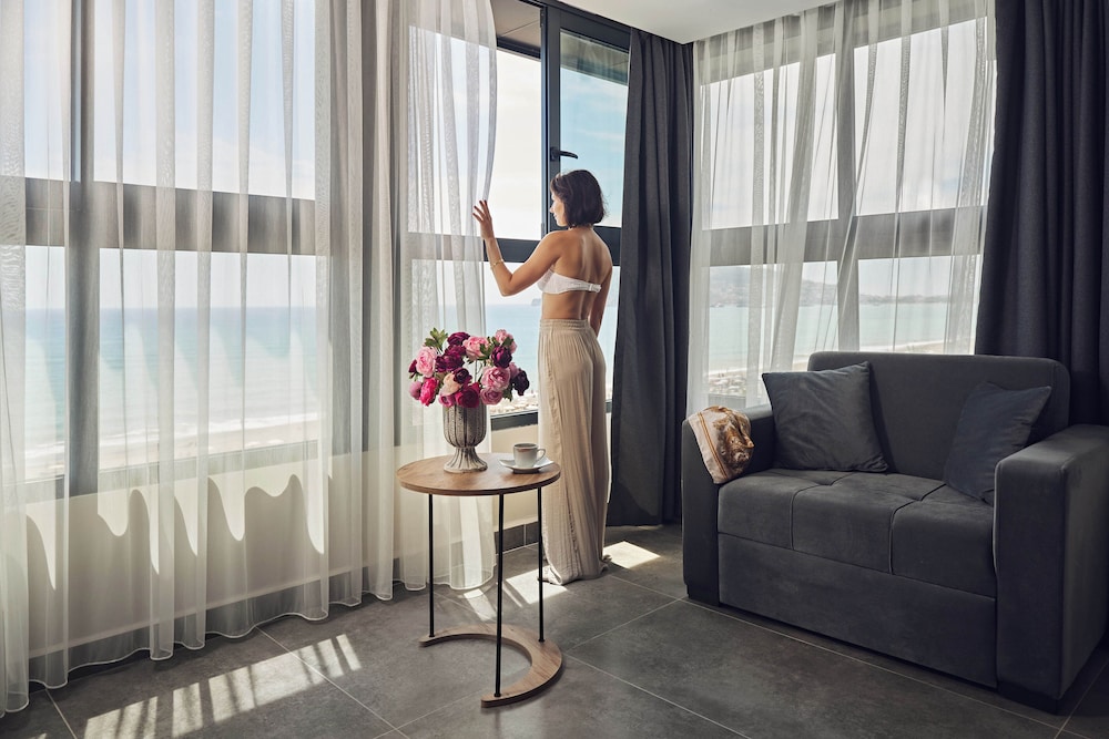Krizantem Hotel 42/61
