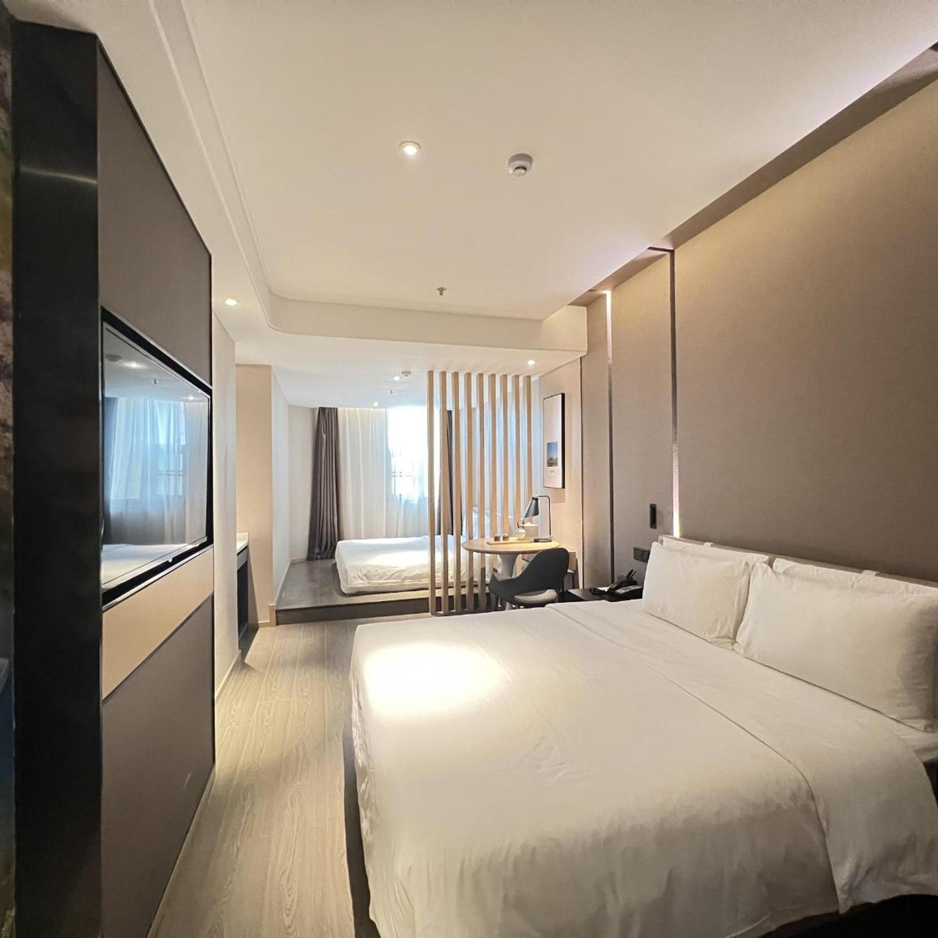 Atour Hotel (Wuhan Ocean World Tazi Lake Metro Station) 4/20