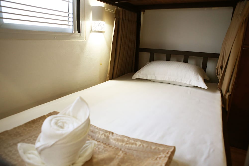 MIXED DORM, 4 BEDS